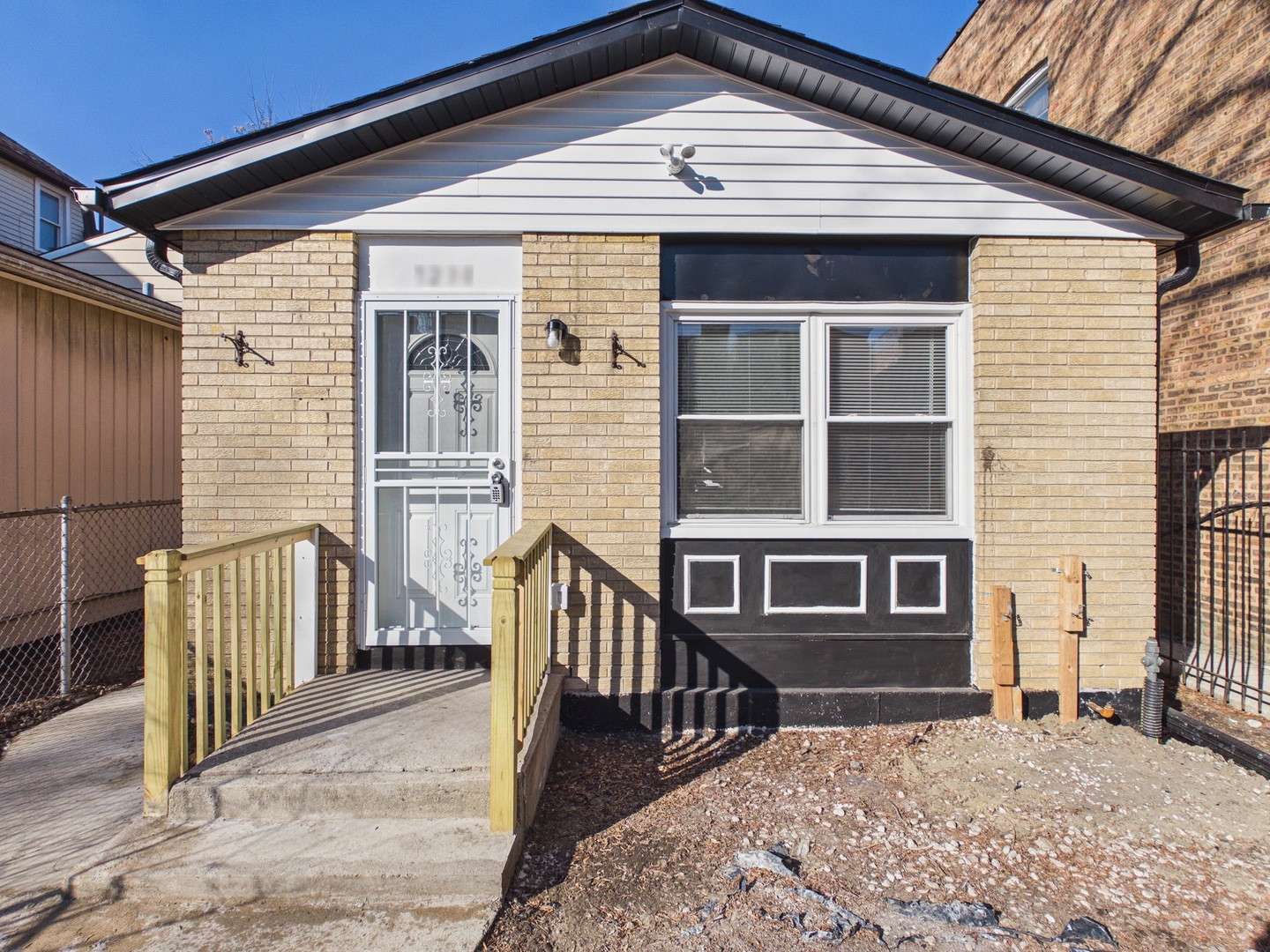 7230 S Champlain Avenue