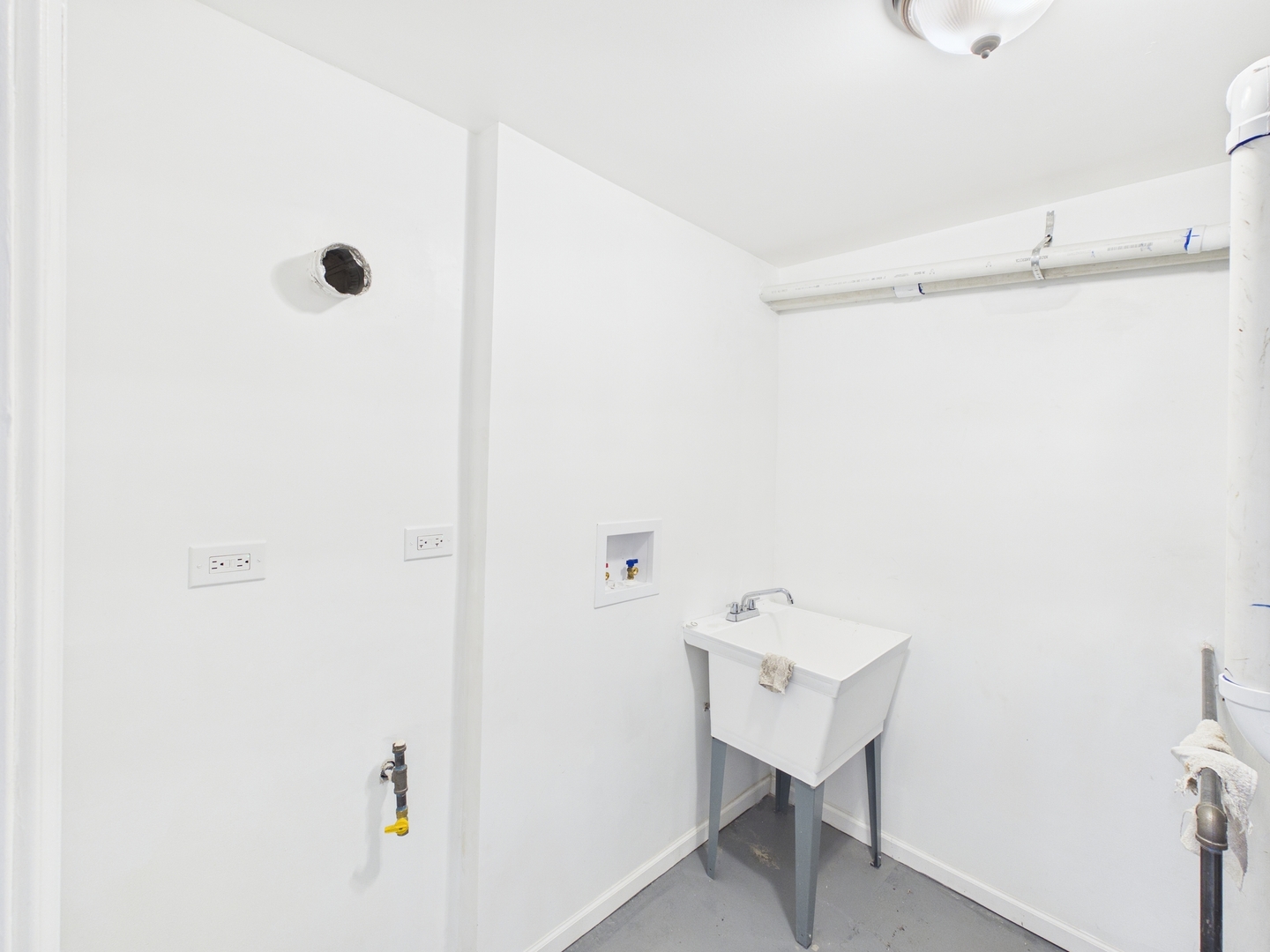 7230 S Champlain Avenue