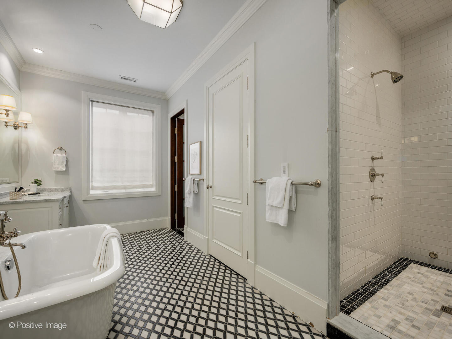 1919 N SHEFFIELD Avenue Unit: 2