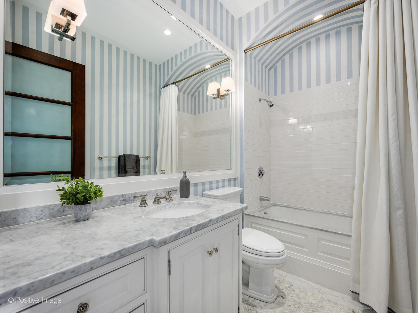 1919 N SHEFFIELD Avenue Unit: 2