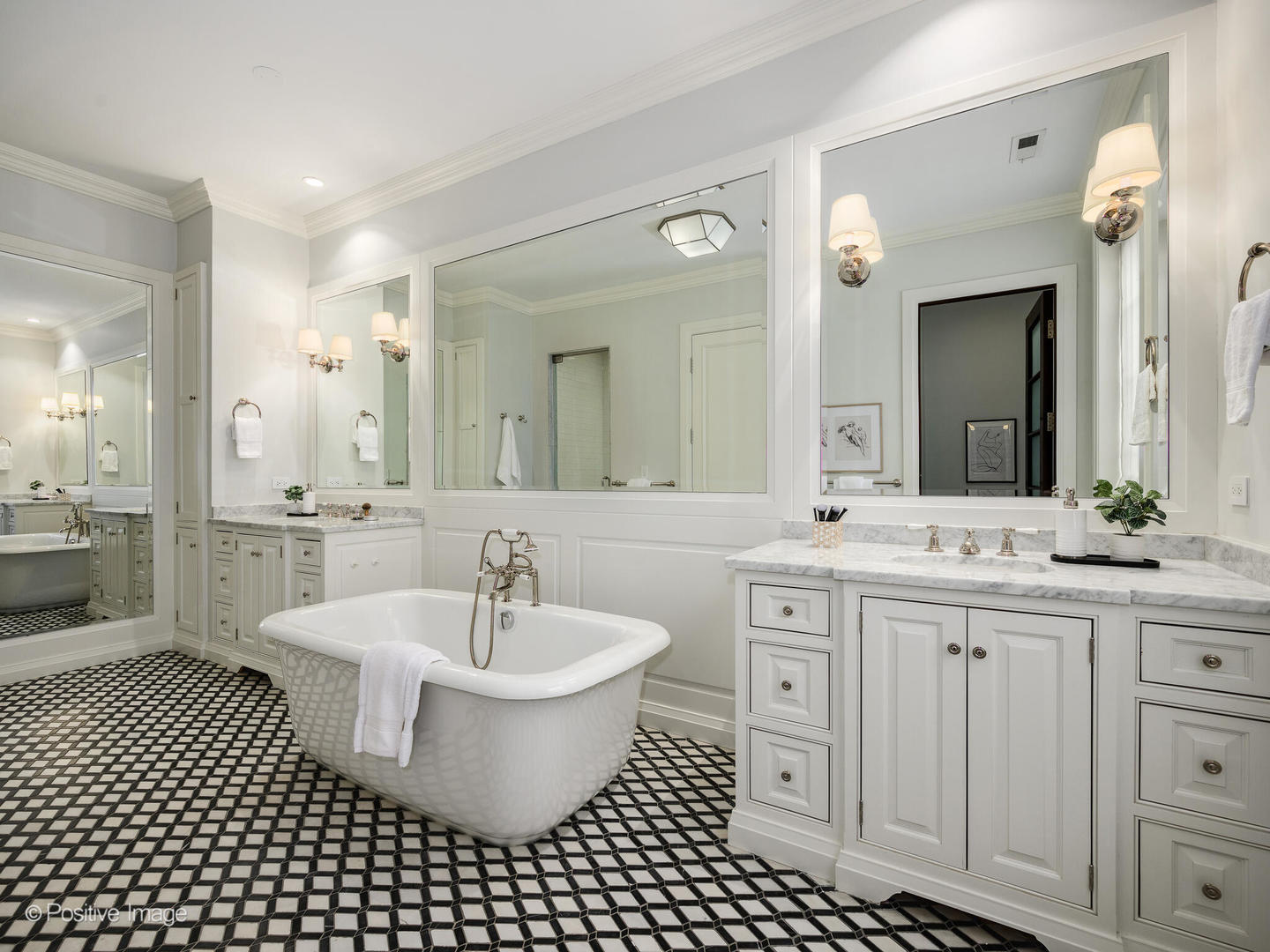 1919 N SHEFFIELD Avenue Unit: 2