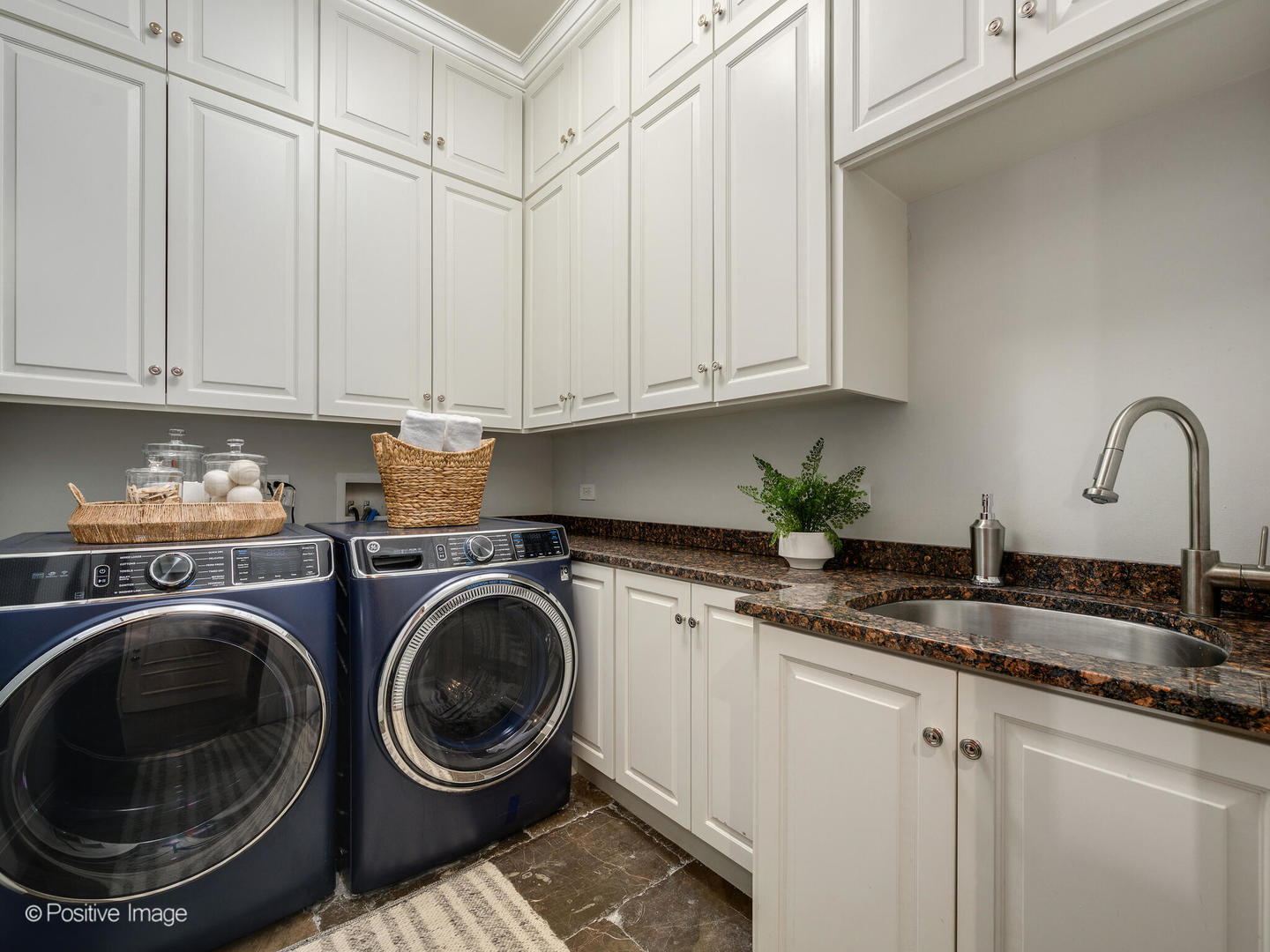 1919 N SHEFFIELD Avenue Unit: 2