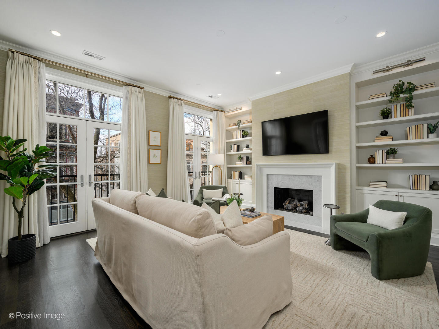 1919 N SHEFFIELD Avenue Unit: 2
