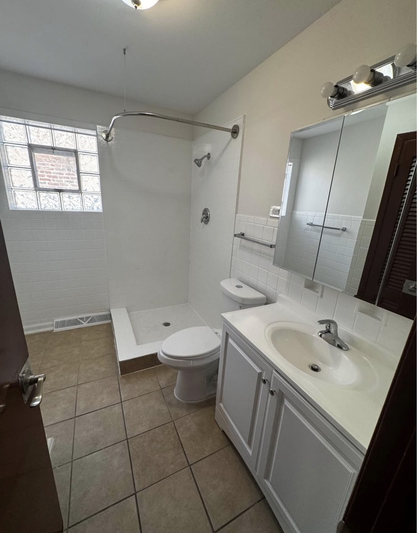 725 BRUMMEL Street Unit: 2