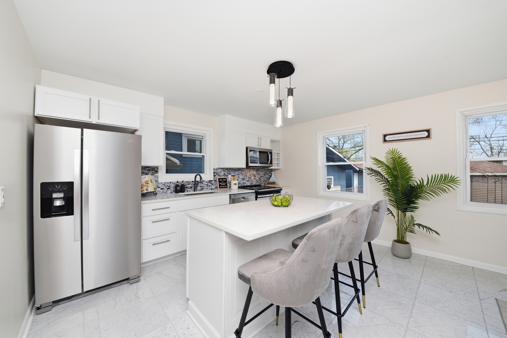 11603 S Loomis Street