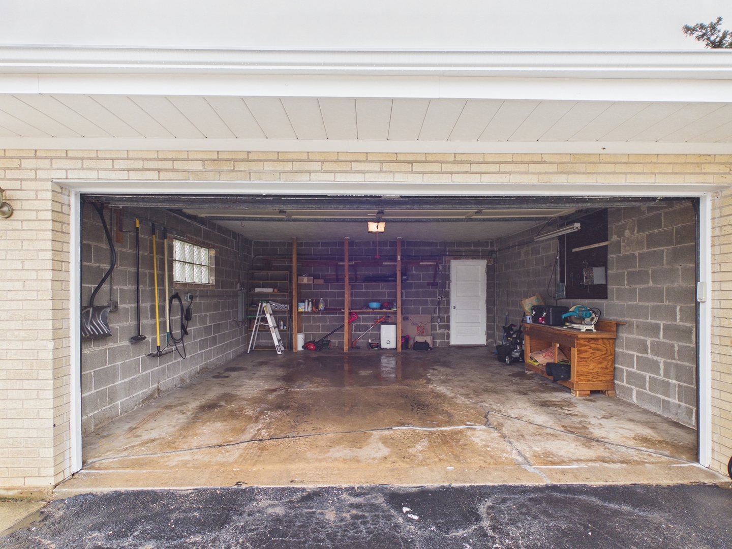 1605 E Frederick Street