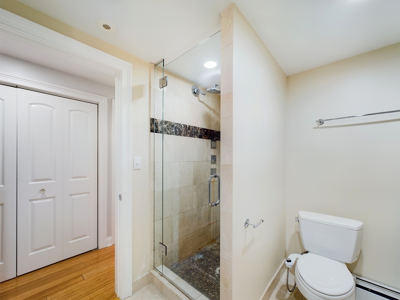 632 W Barry Avenue W Unit: GS