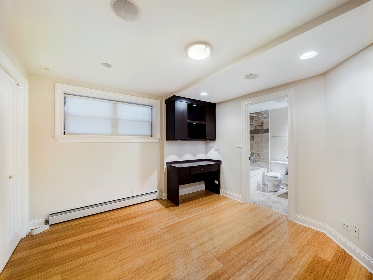 632 W Barry Avenue W Unit: GS