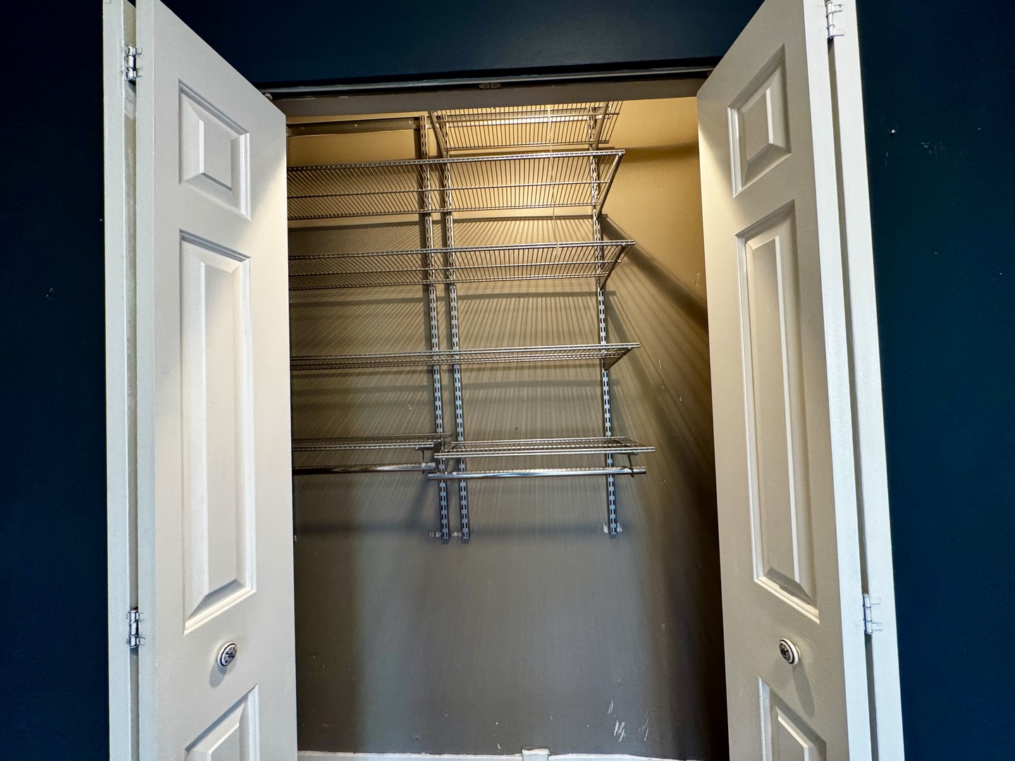 7031 N Sheridan Road Unit: 2E