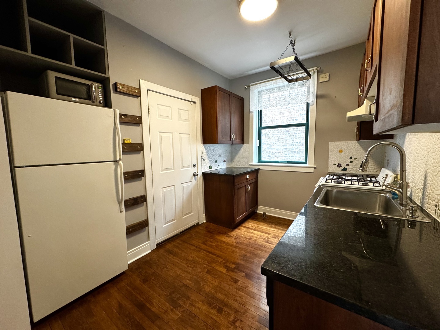 7031 N Sheridan Road Unit: 2E