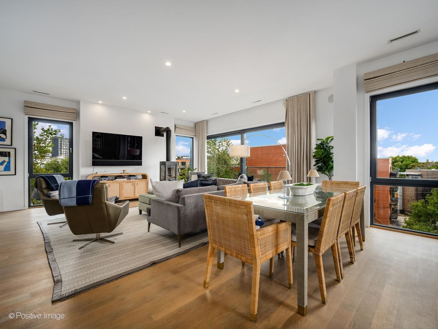 1311 N Wicker Park Avenue Unit: PH