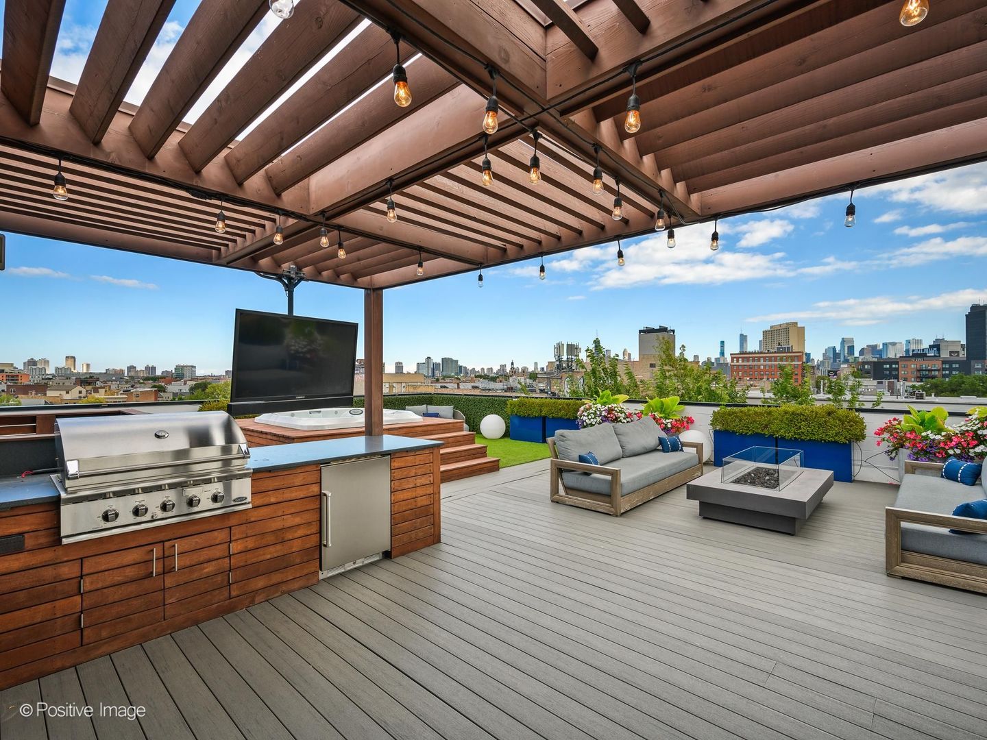1311 N Wicker Park Avenue Unit: PH
