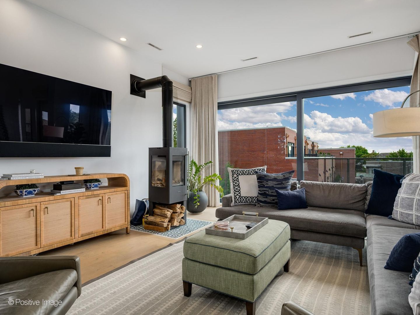1311 N Wicker Park Avenue Unit: PH