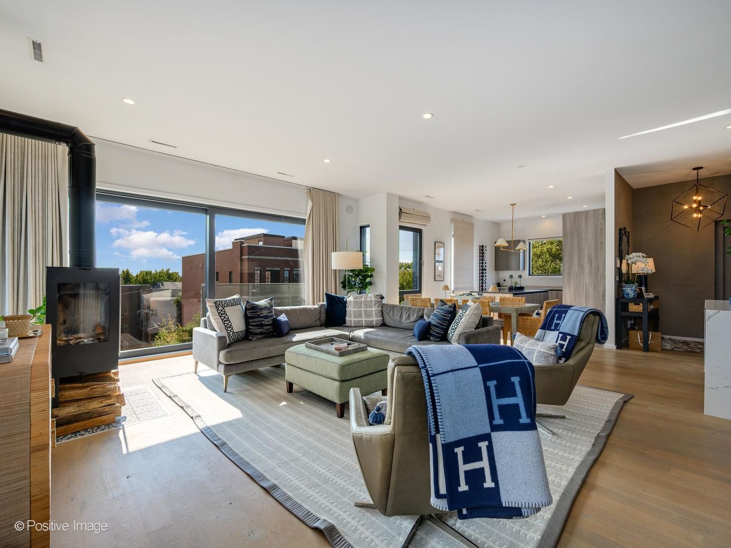 1311 N Wicker Park Avenue Unit: PH