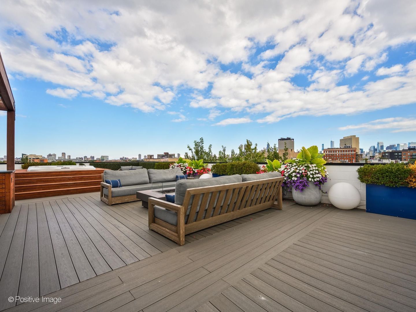1311 N Wicker Park Avenue Unit: PH