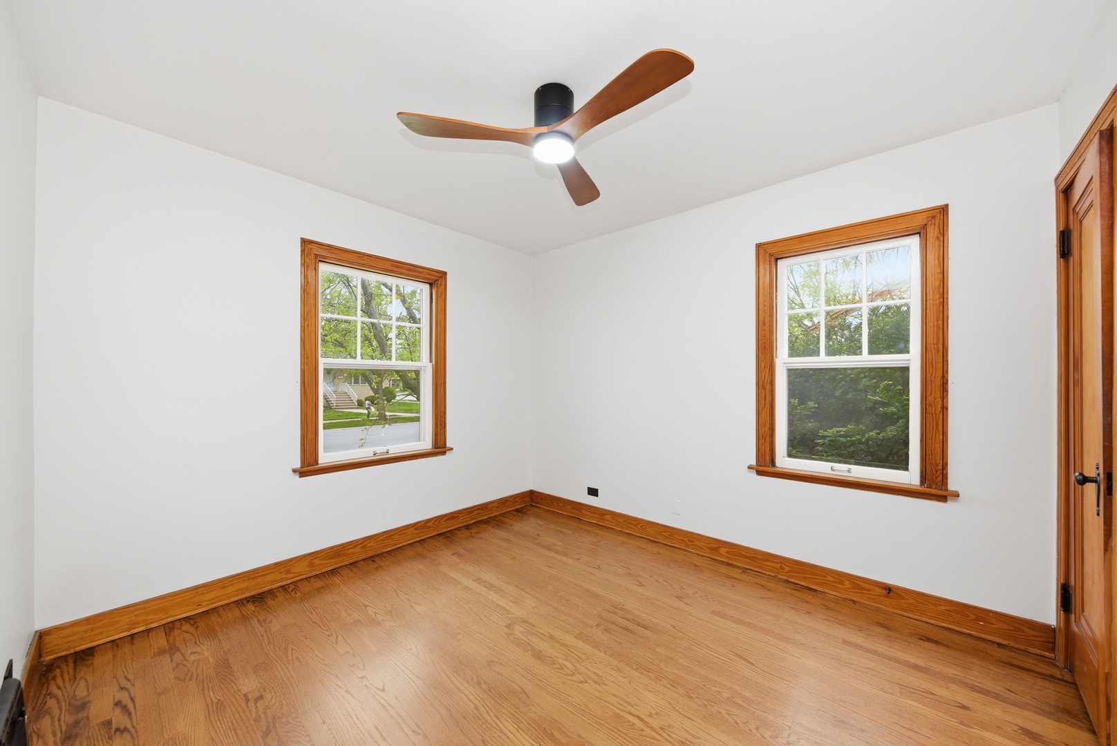 18409 Oakwood Avenue