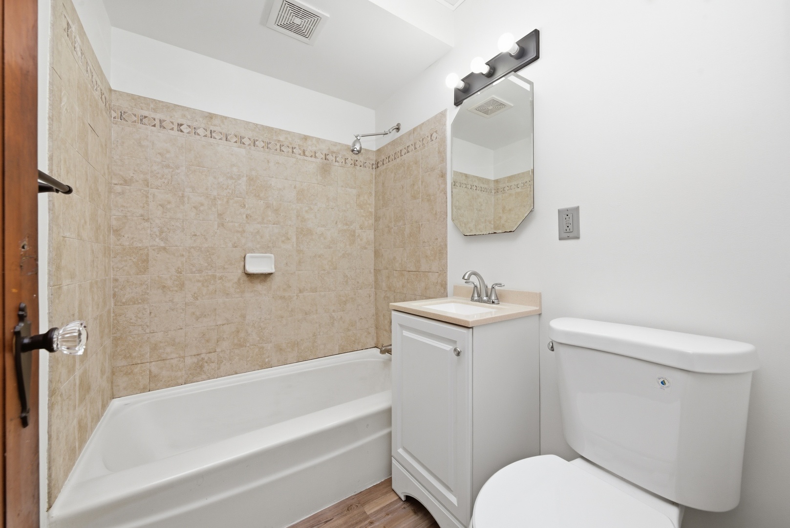 18409 Oakwood Avenue