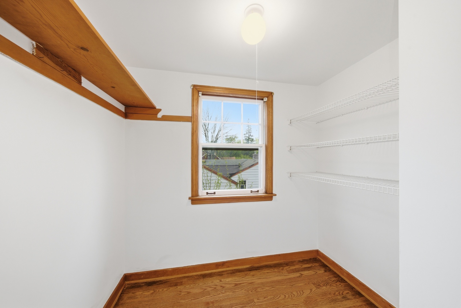 18409 Oakwood Avenue