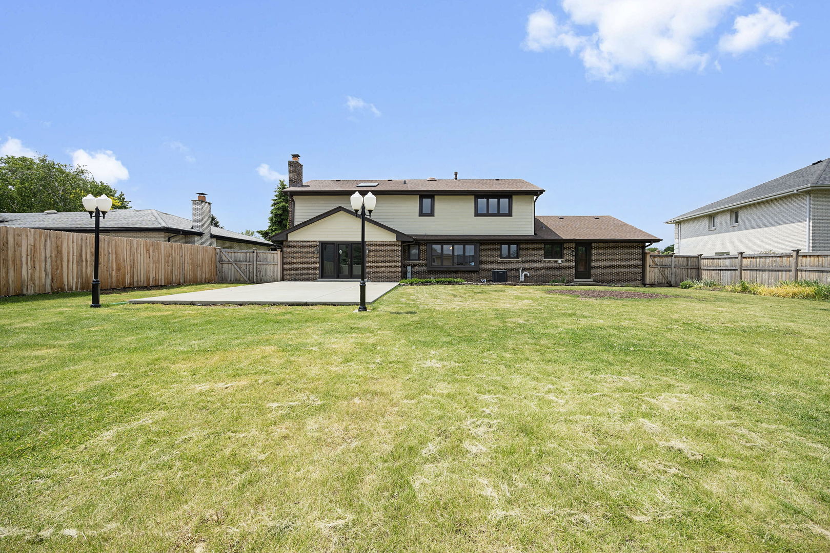6723 Kingswood Road