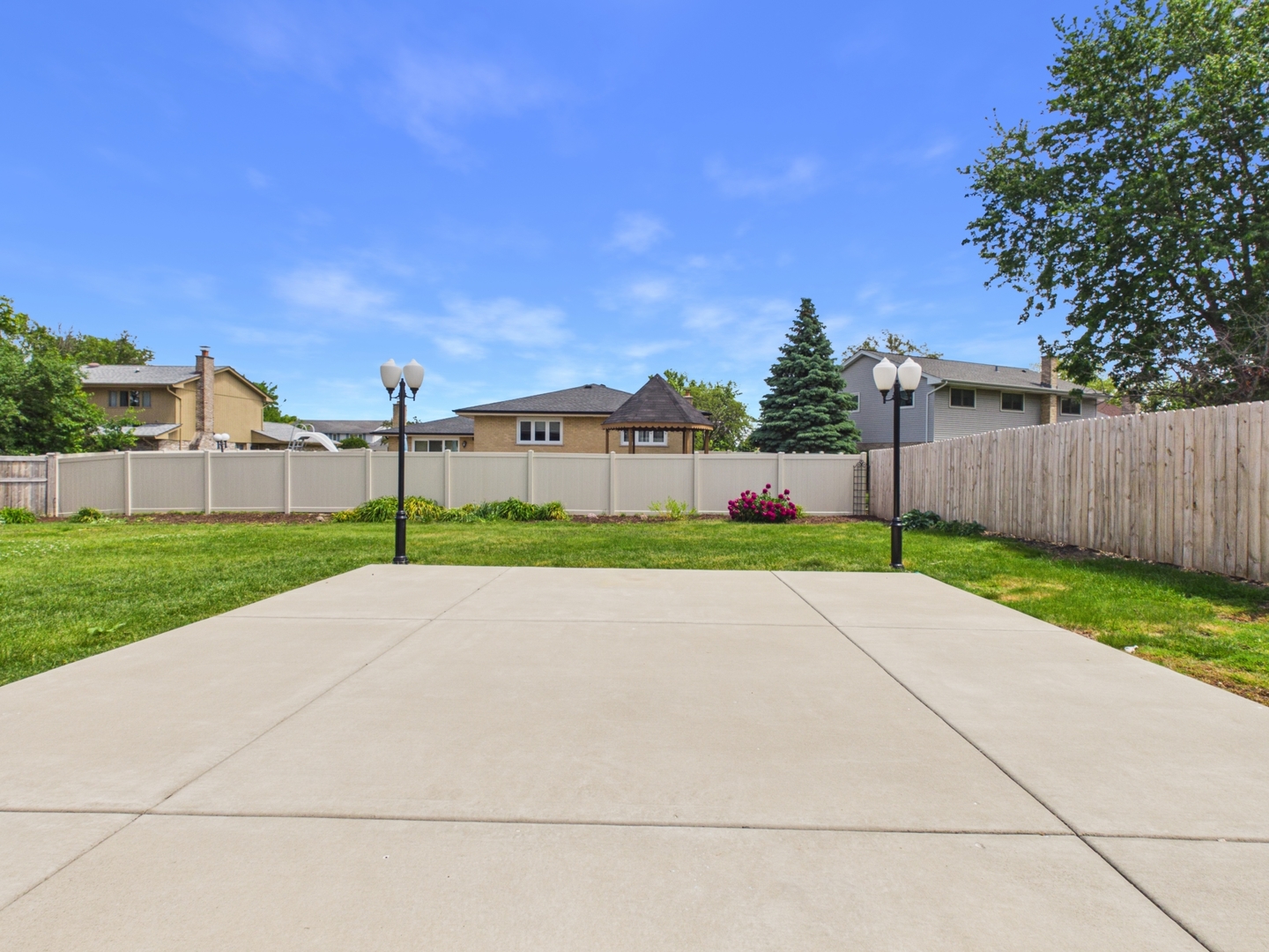 6723 Kingswood Road