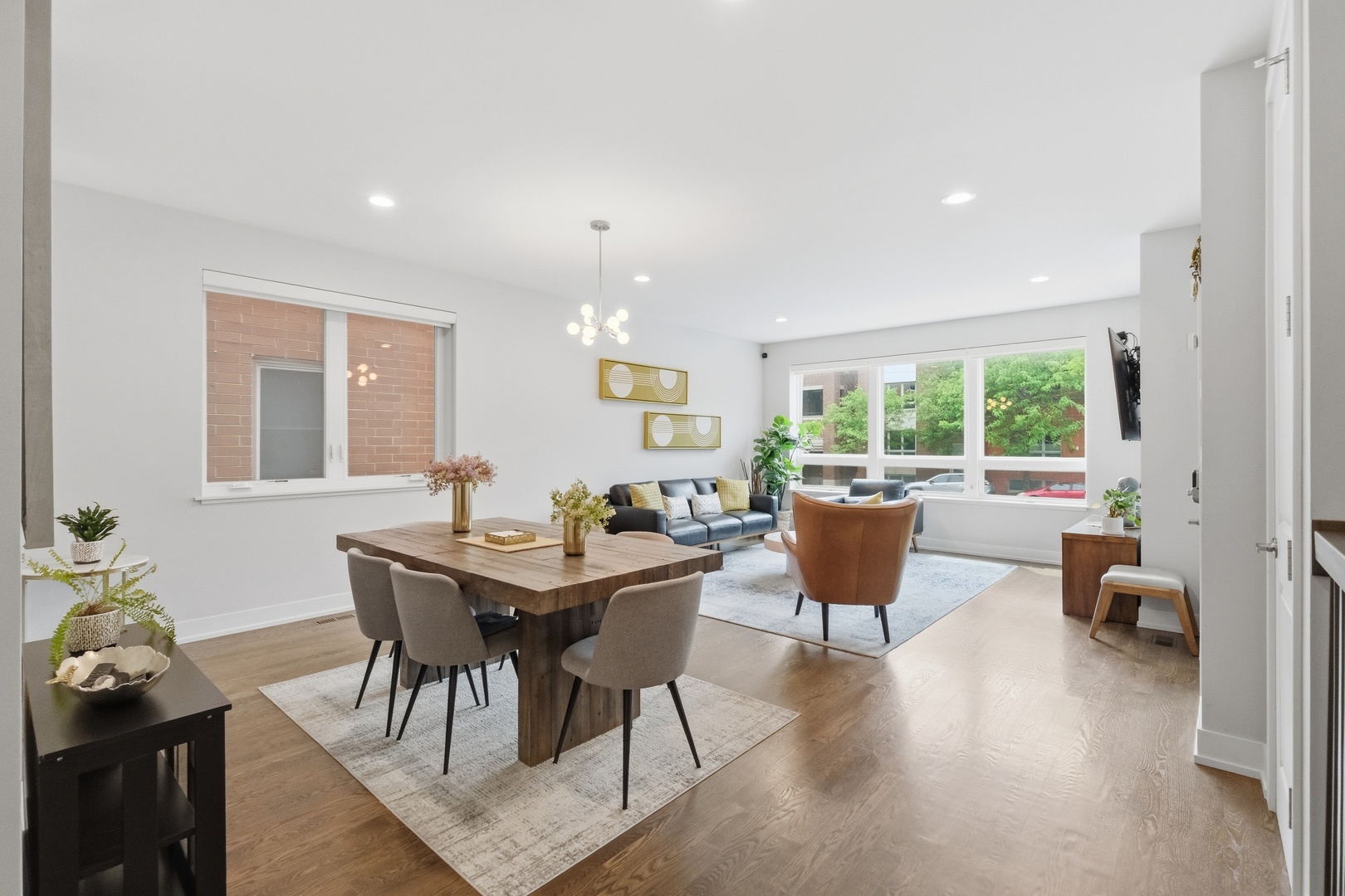 2743 N Ashland Avenue Unit: 1S