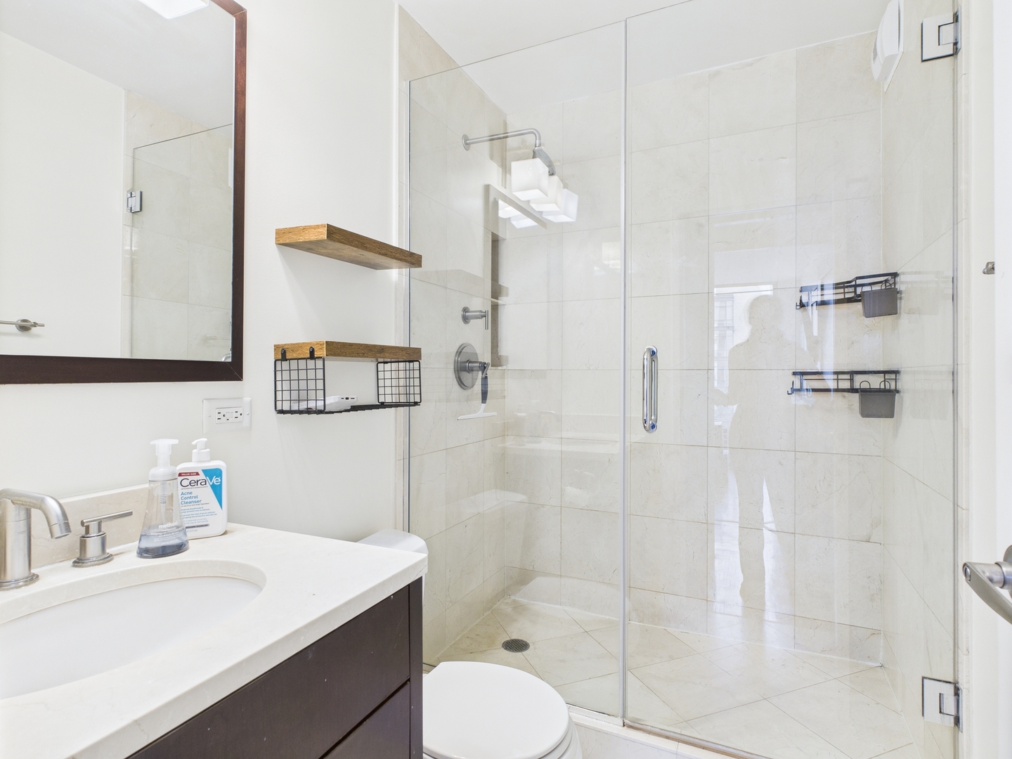 1310 N Ritchie Court Unit: 7D