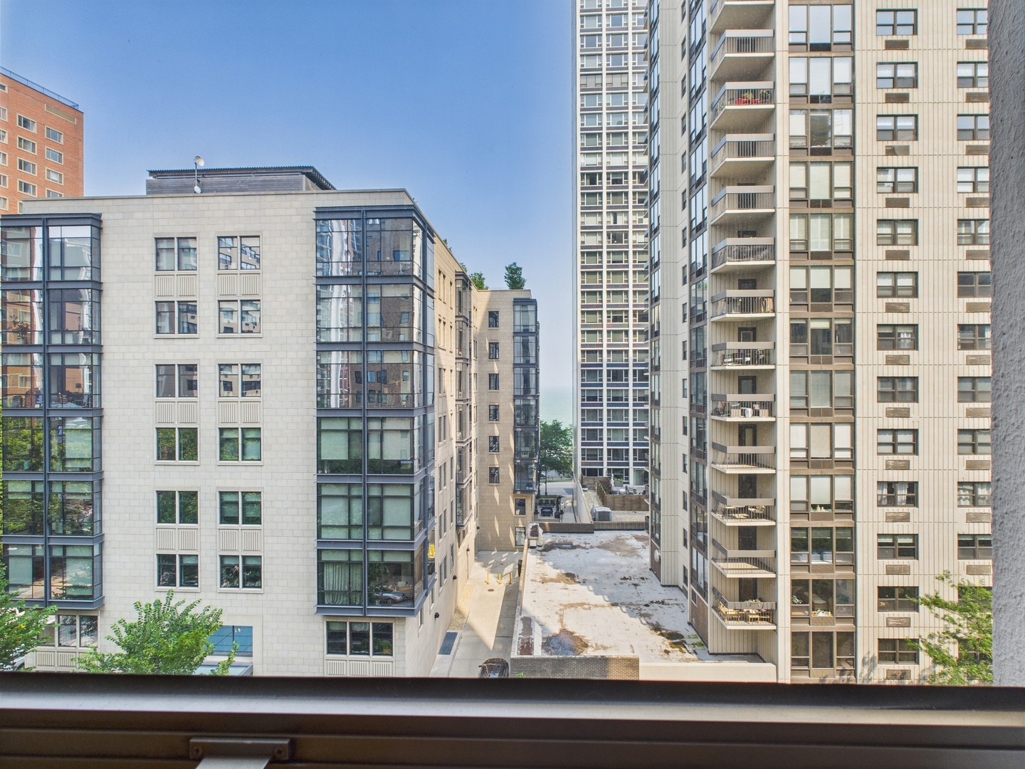 1310 N Ritchie Court Unit: 7D