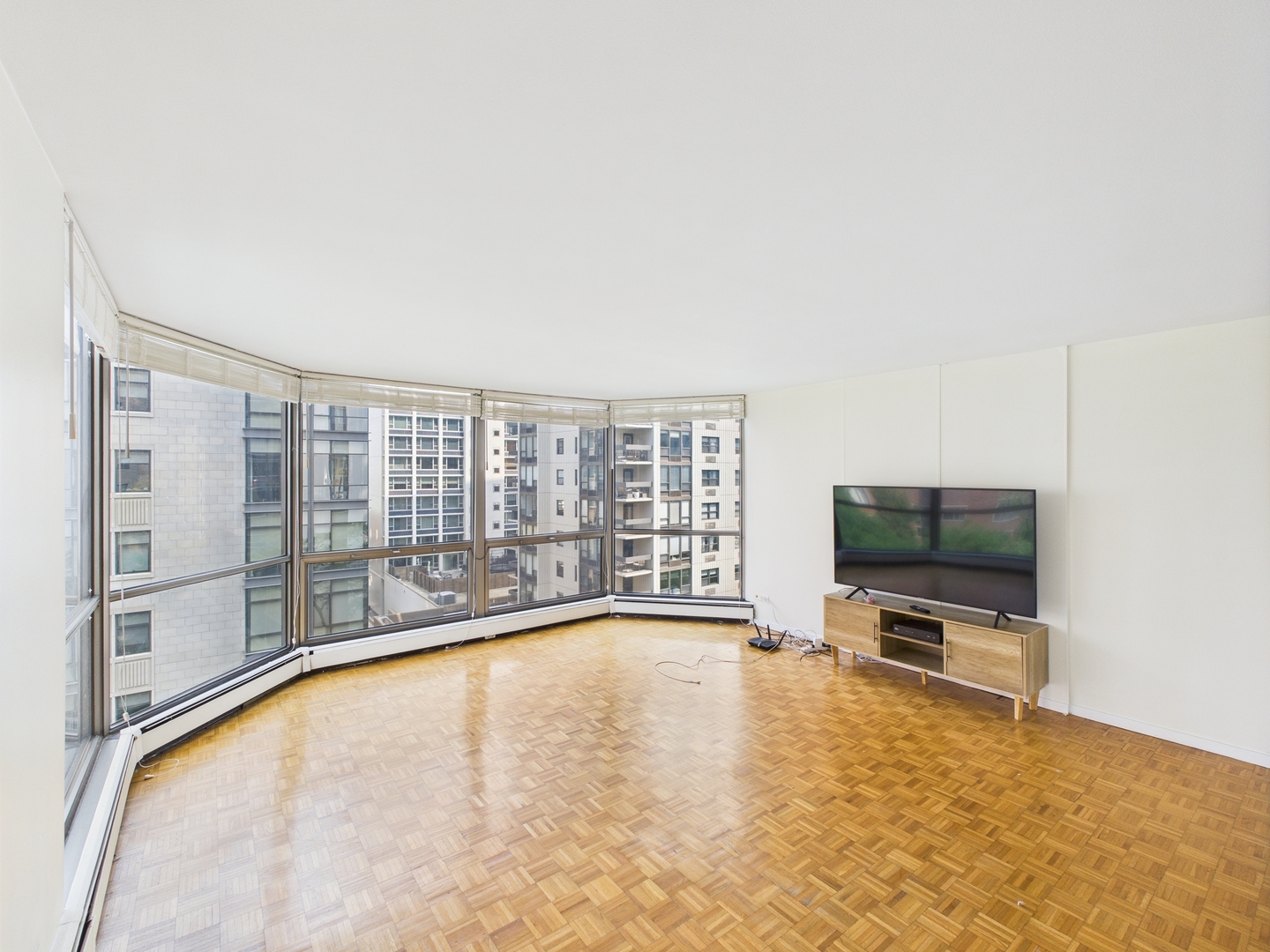 1310 N Ritchie Court Unit: 7D