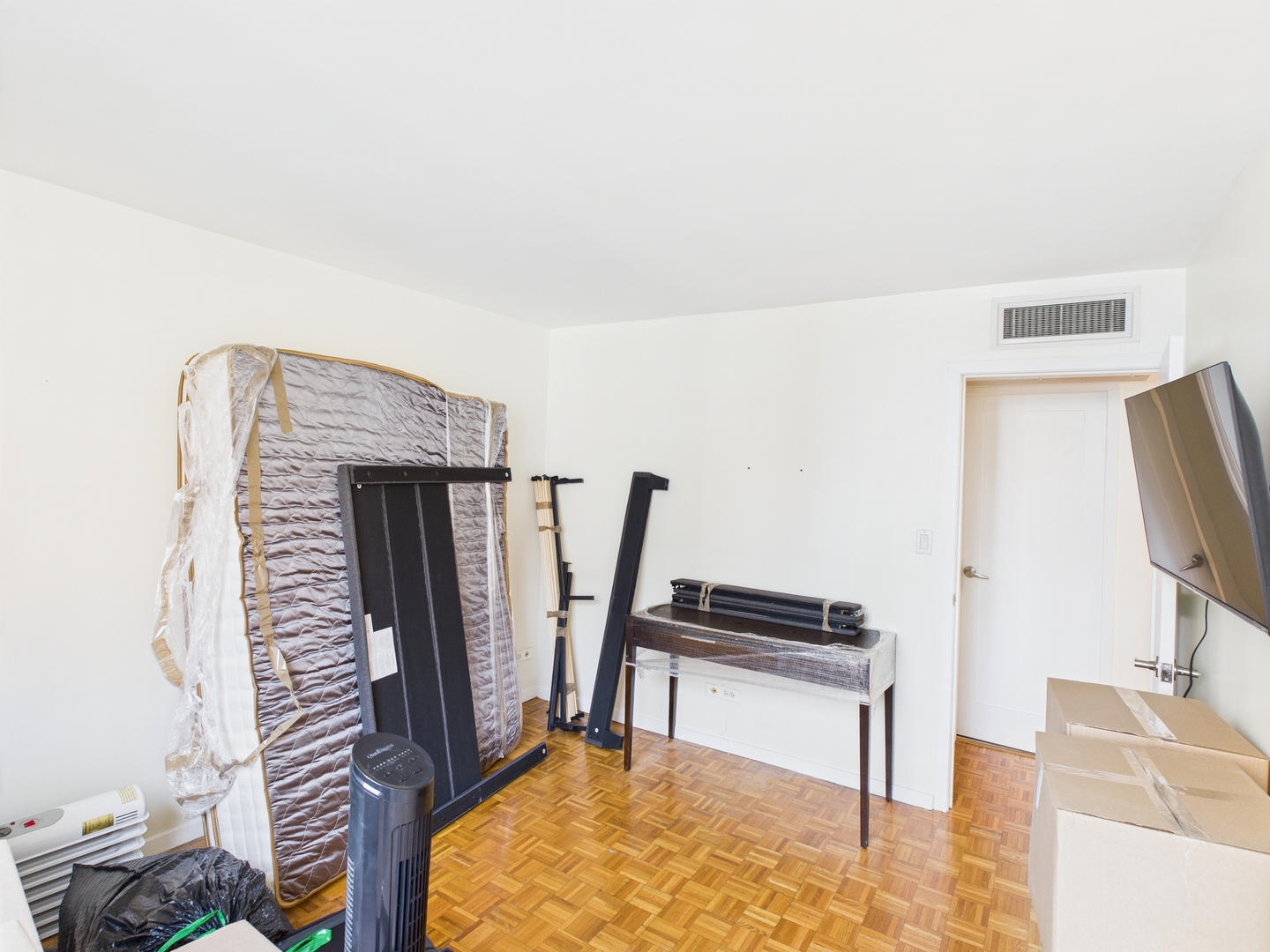 1310 N Ritchie Court Unit: 7D