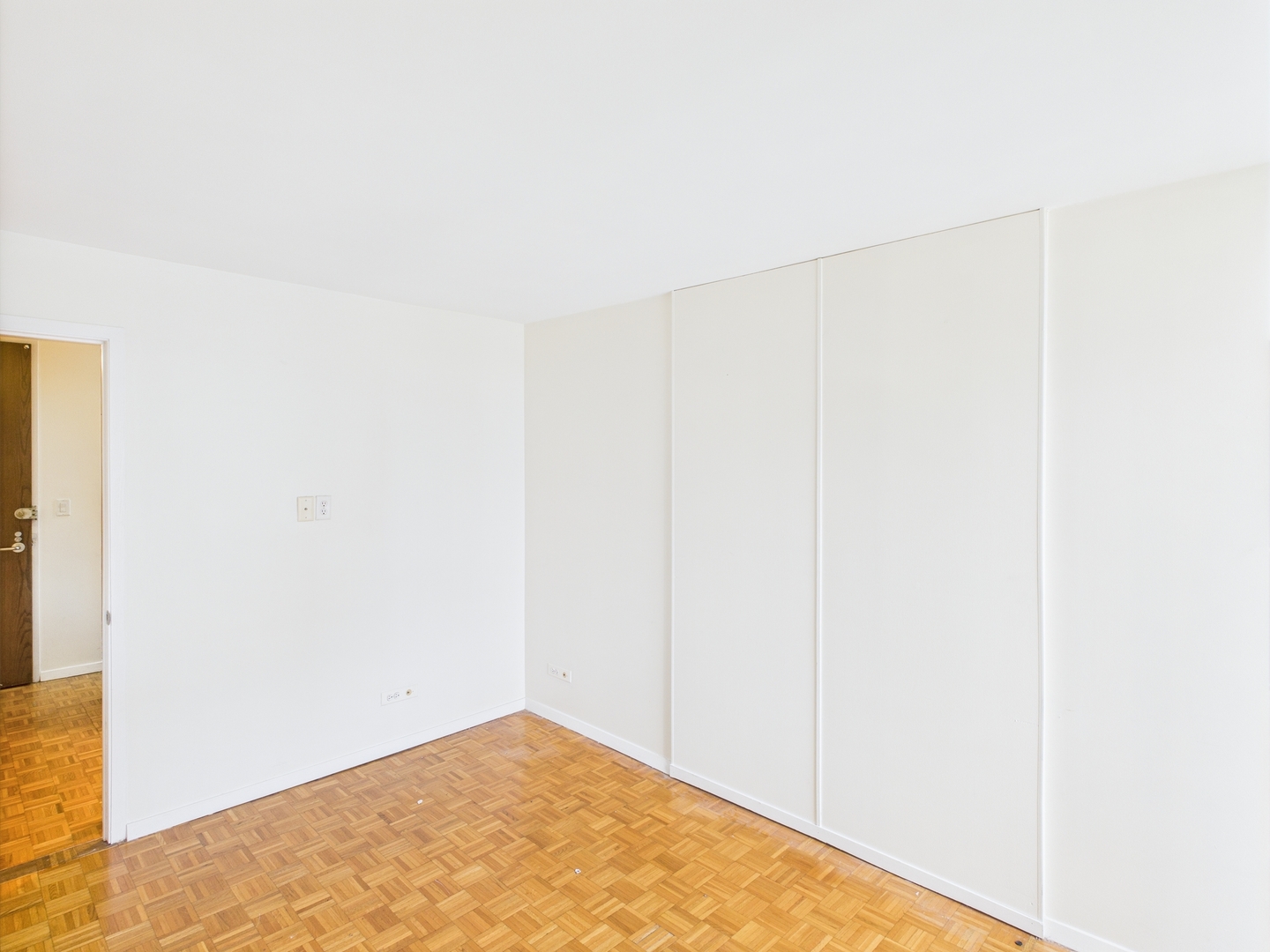 1310 N Ritchie Court Unit: 7D