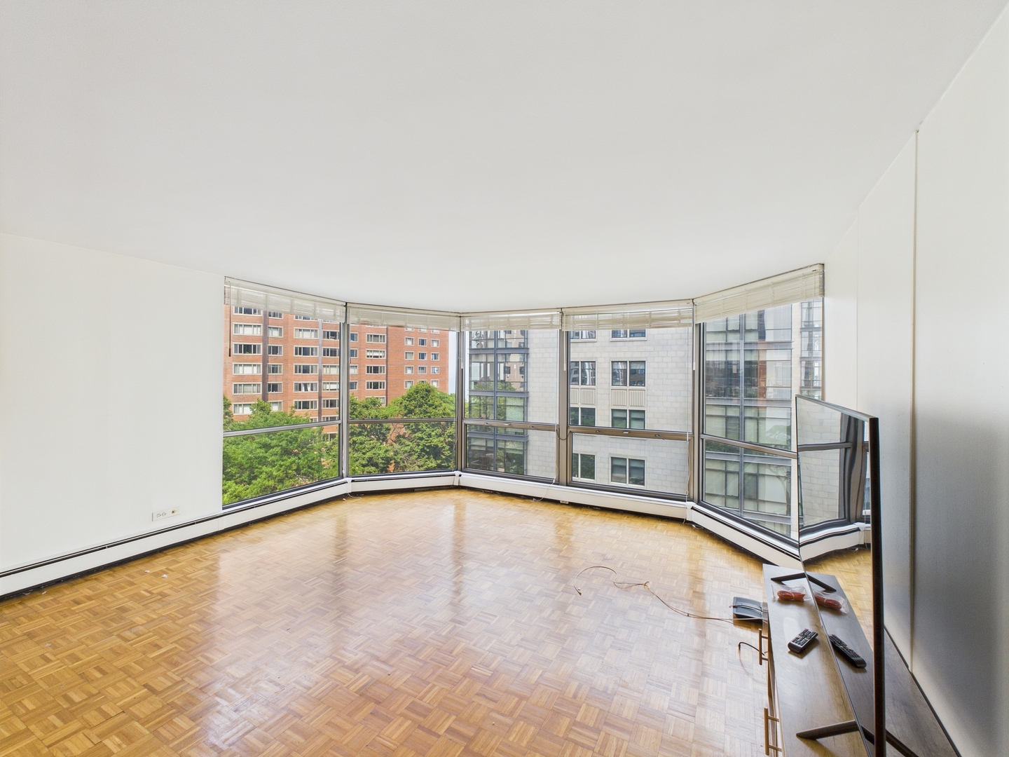 1310 N Ritchie Court Unit: 7D