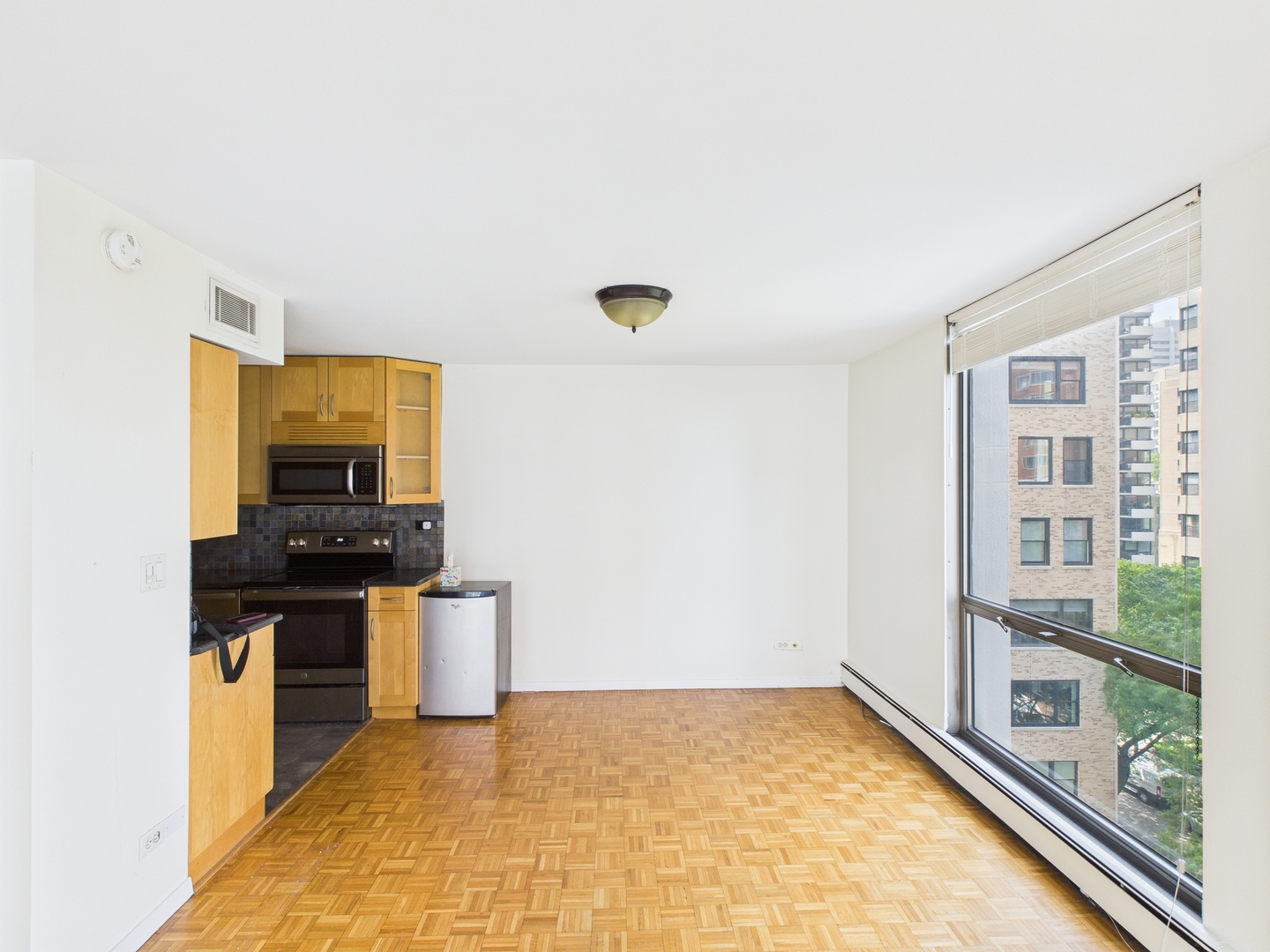 1310 N Ritchie Court Unit: 7D
