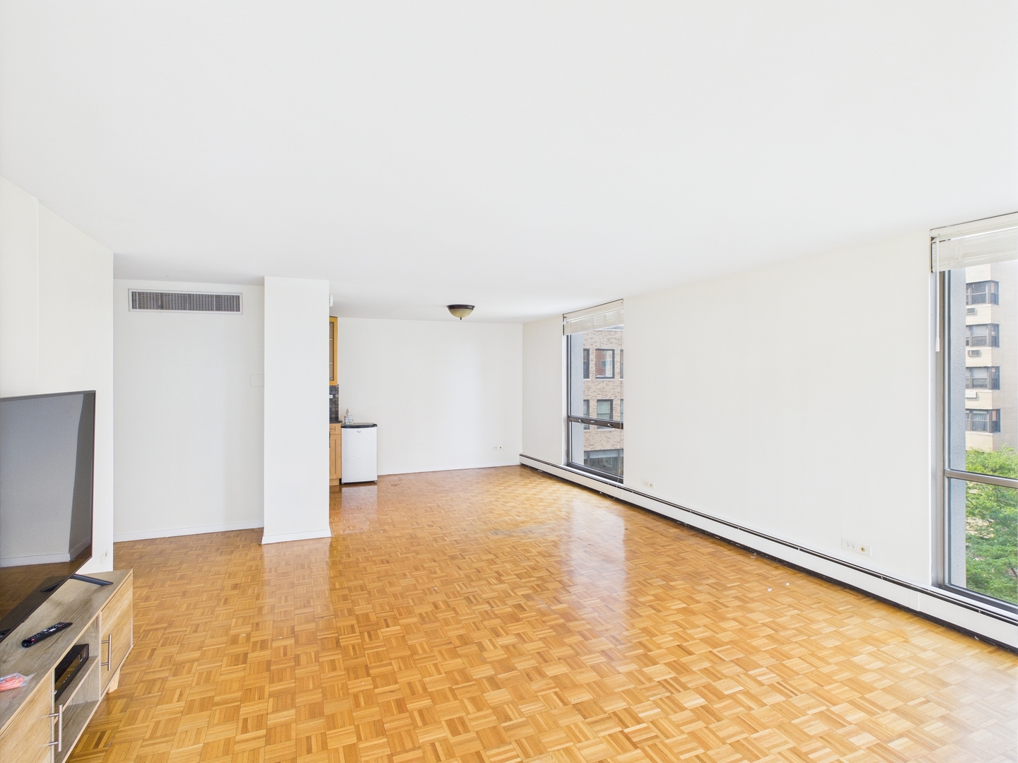 1310 N Ritchie Court Unit: 7D