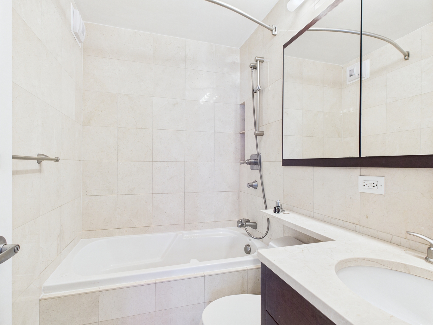 1310 N Ritchie Court Unit: 7D