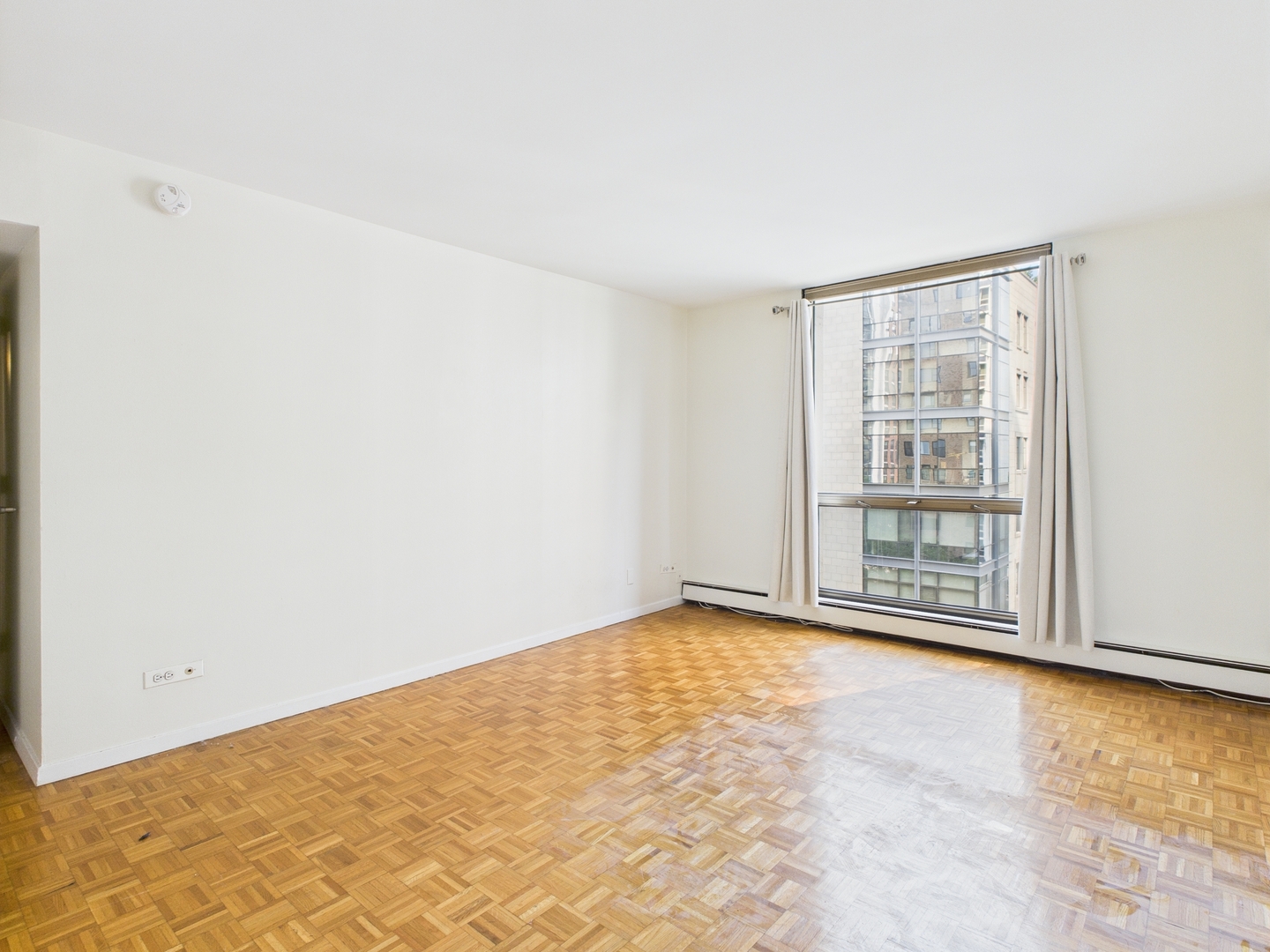 1310 N Ritchie Court Unit: 7D