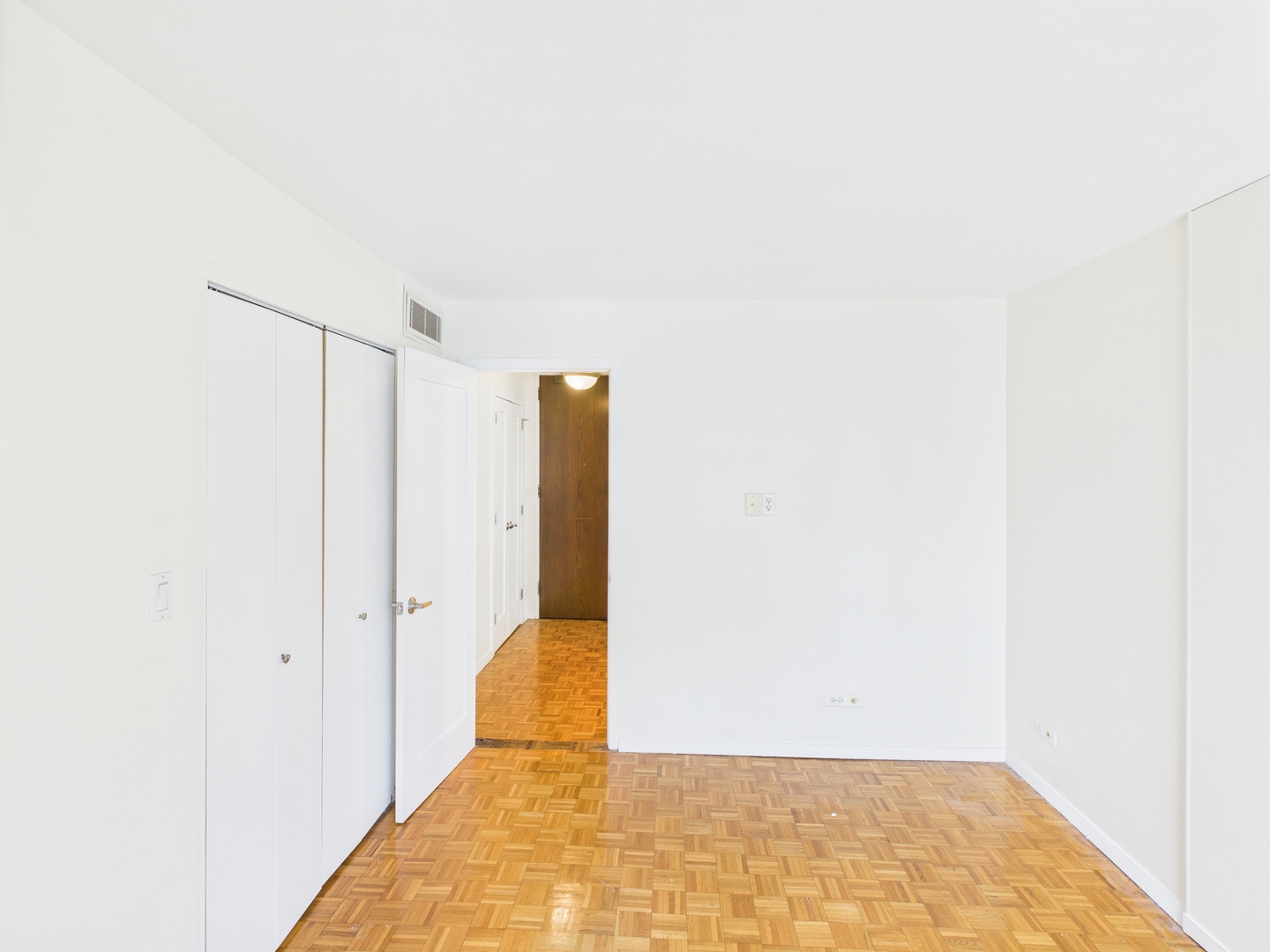 1310 N Ritchie Court Unit: 7D
