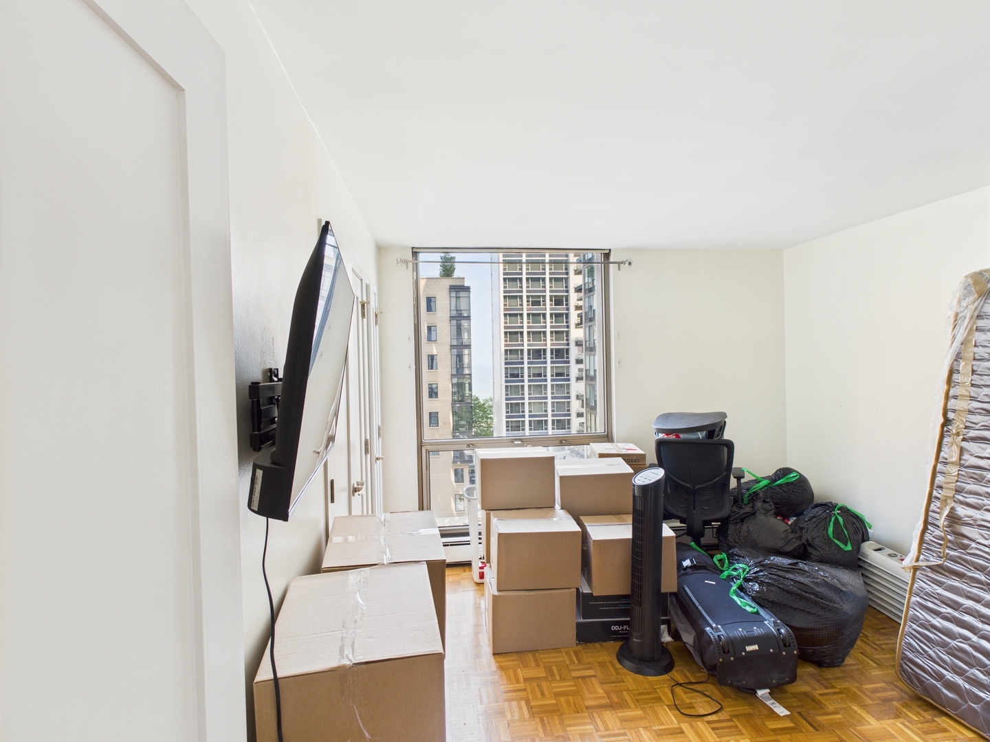 1310 N Ritchie Court Unit: 7D