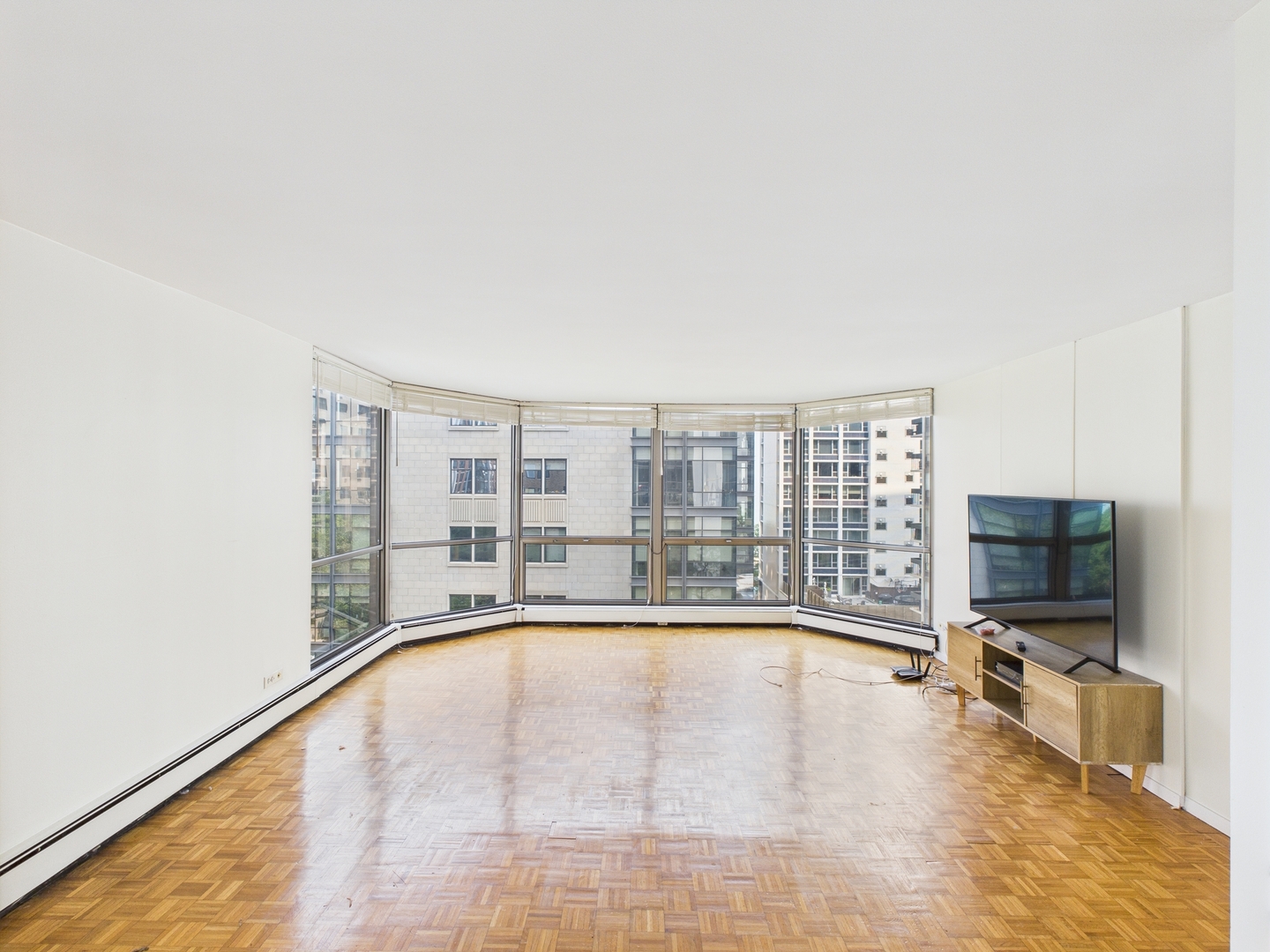 1310 N Ritchie Court Unit: 7D