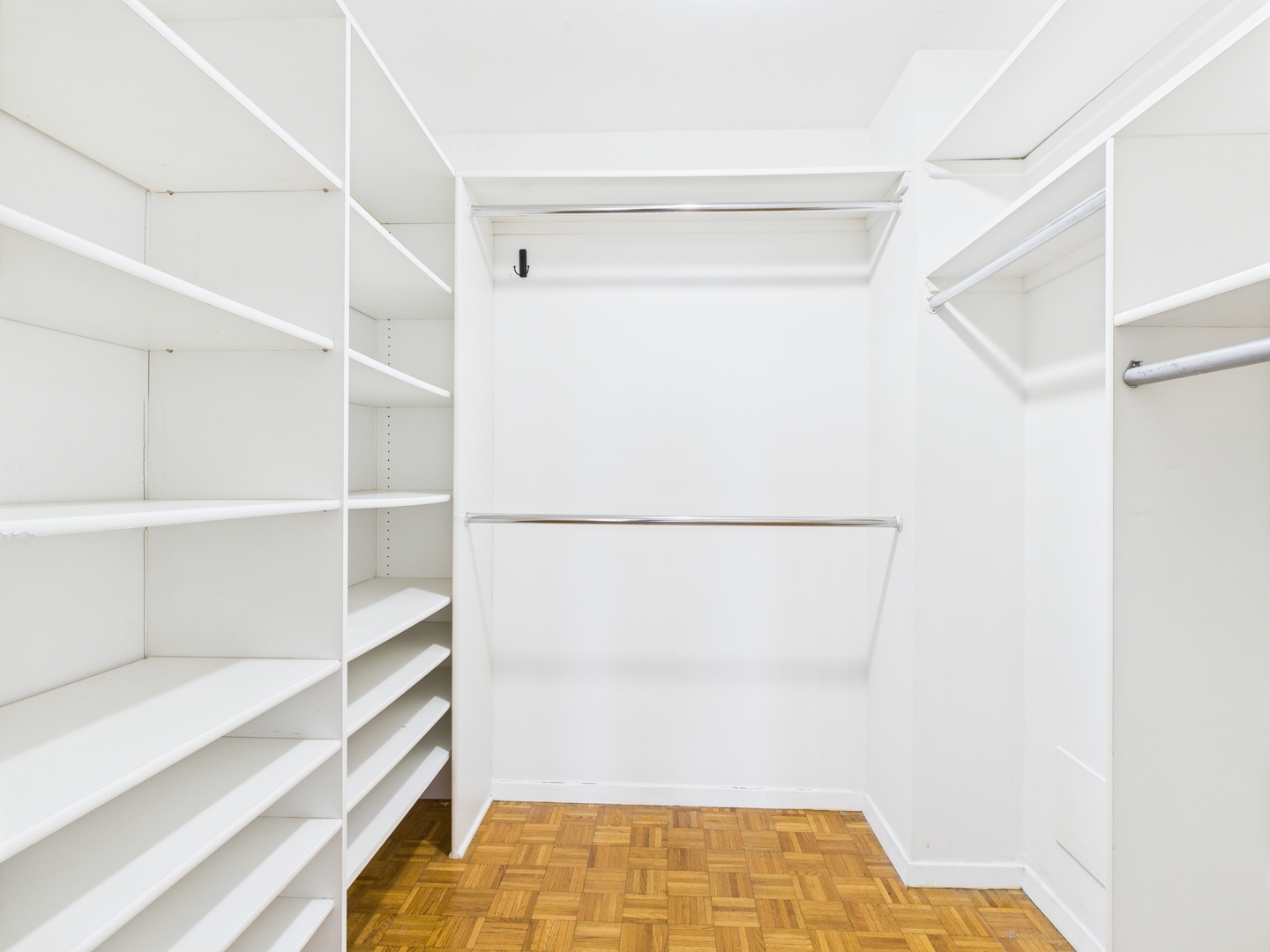 1310 N Ritchie Court Unit: 7D