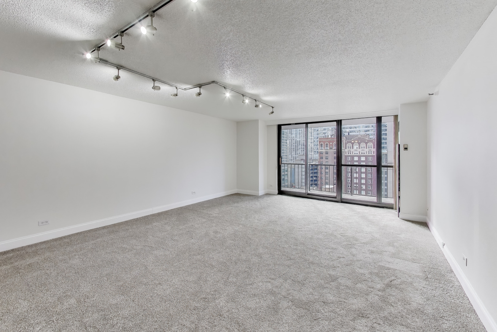 10 E Ontario Street Unit: 1303