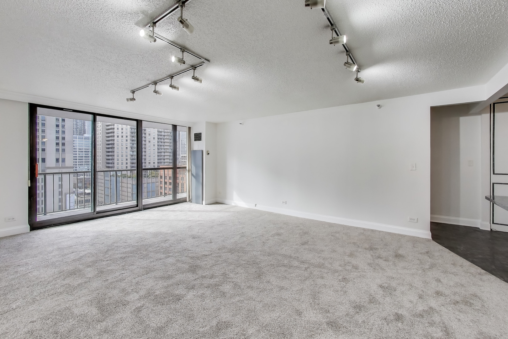 10 E Ontario Street Unit: 1303