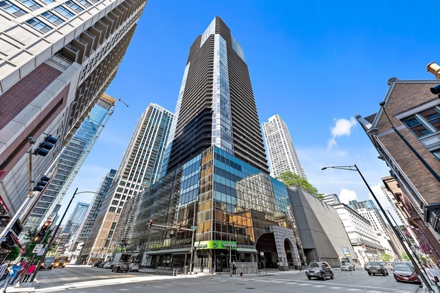 10 E Ontario Street Unit: 1303