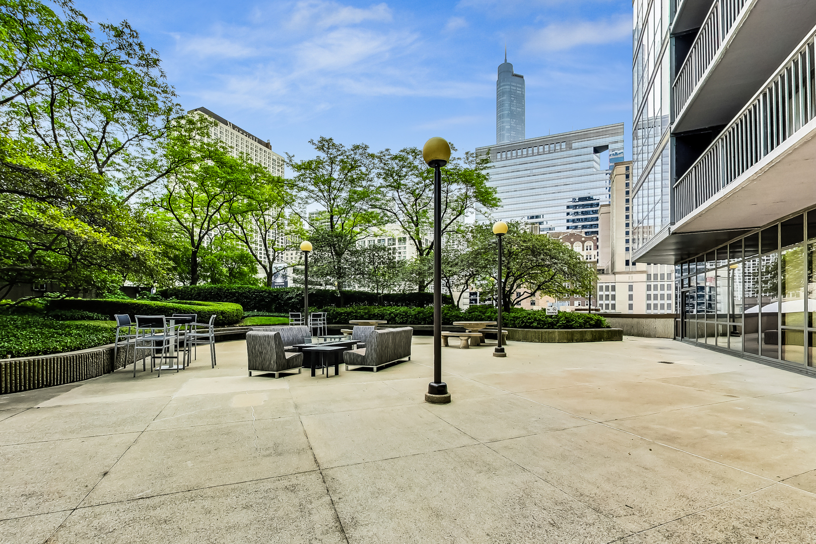 10 E Ontario Street Unit: 1303