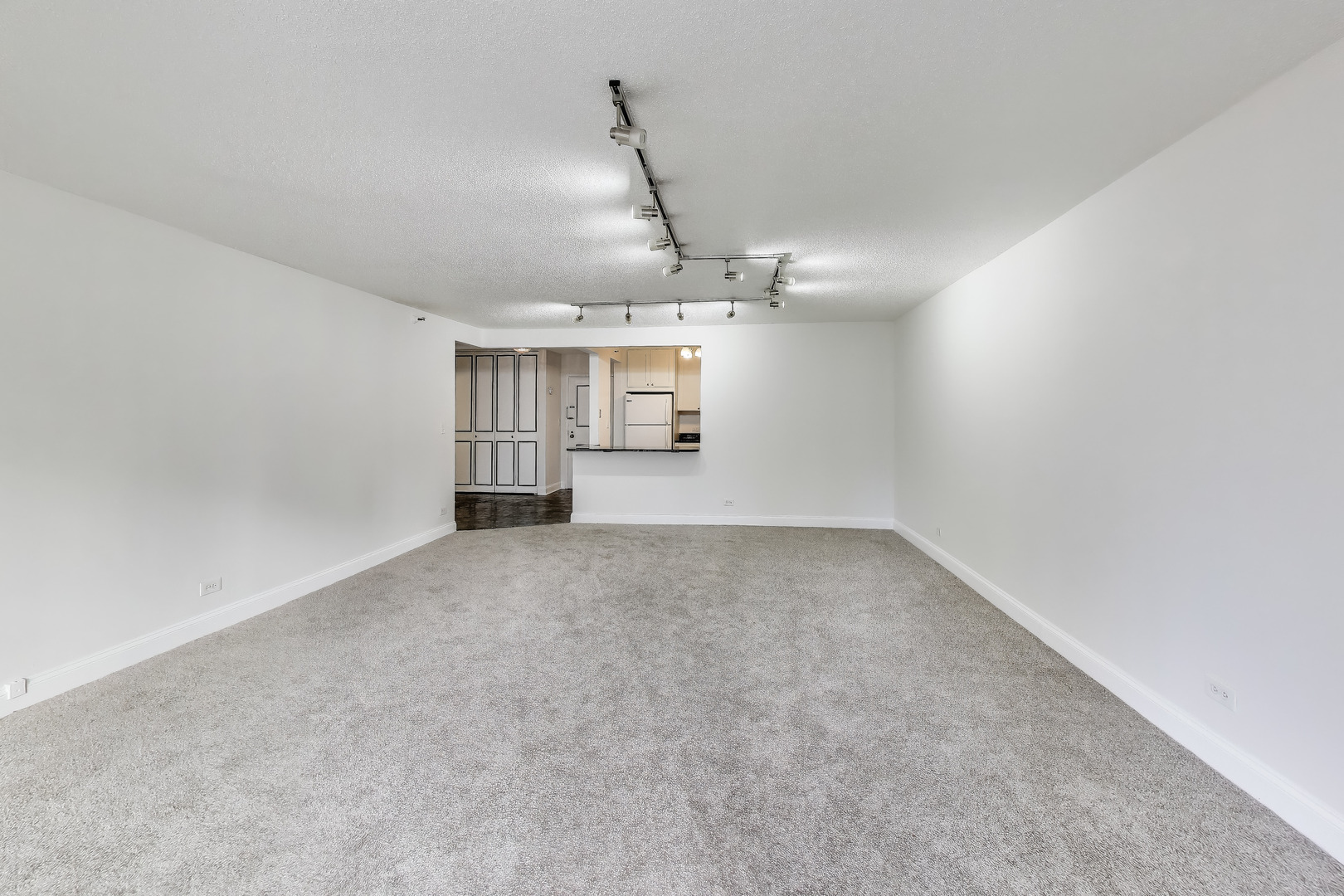10 E Ontario Street Unit: 1303