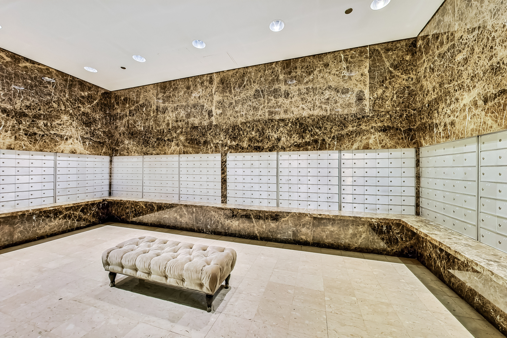 10 E Ontario Street Unit: 1303