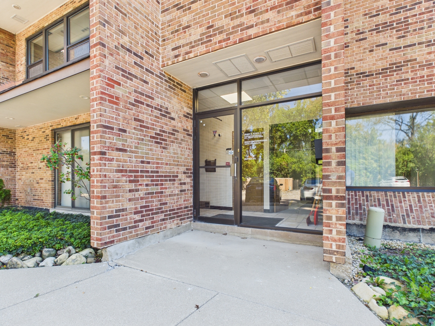 501 W Ogden Avenue Unit: 3