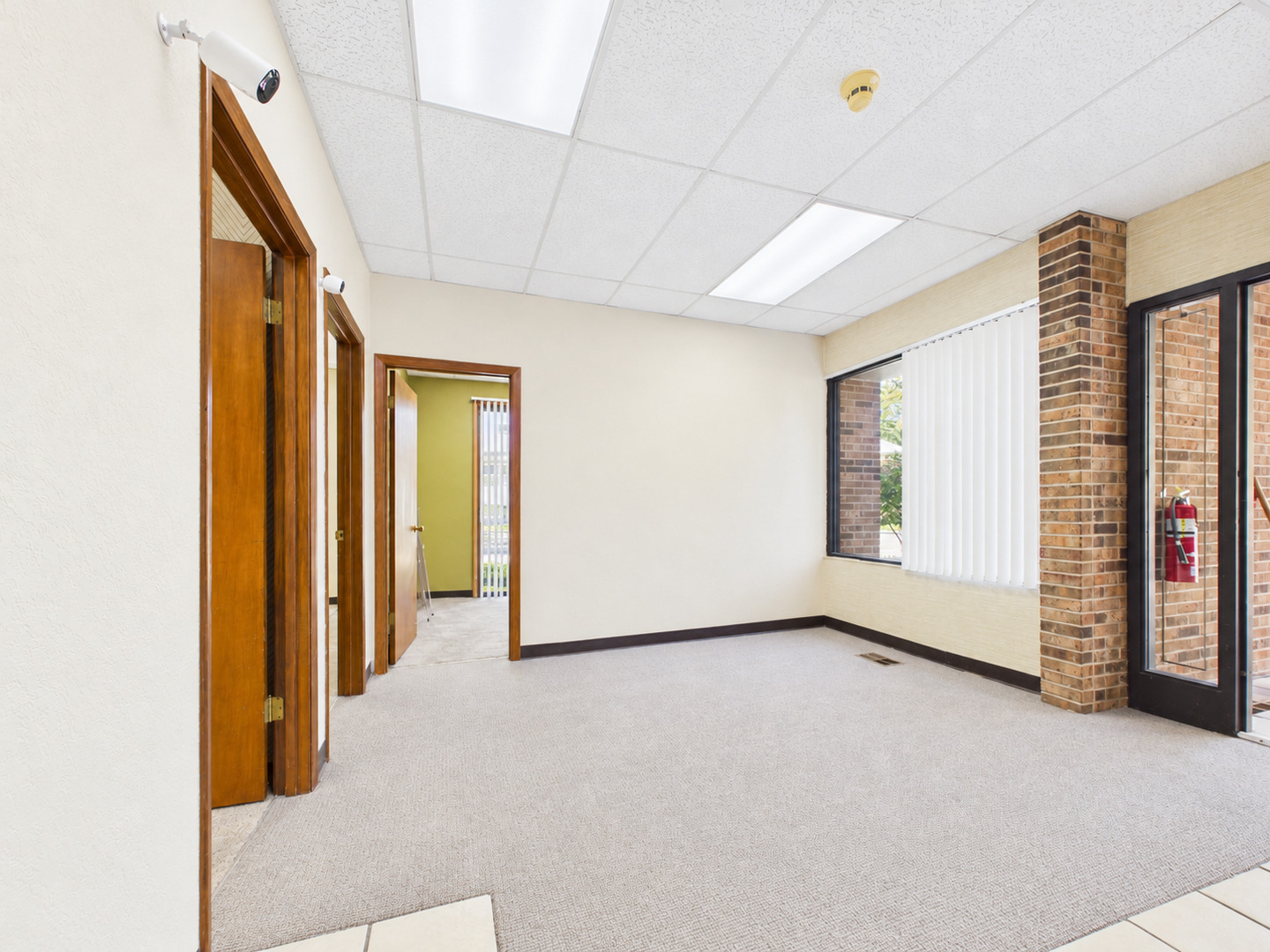 501 W Ogden Avenue Unit: 4
