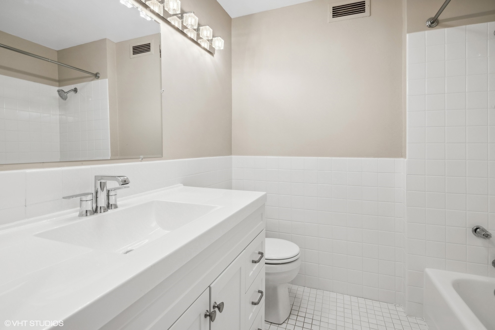 4250 N Marine Drive Unit: 1804