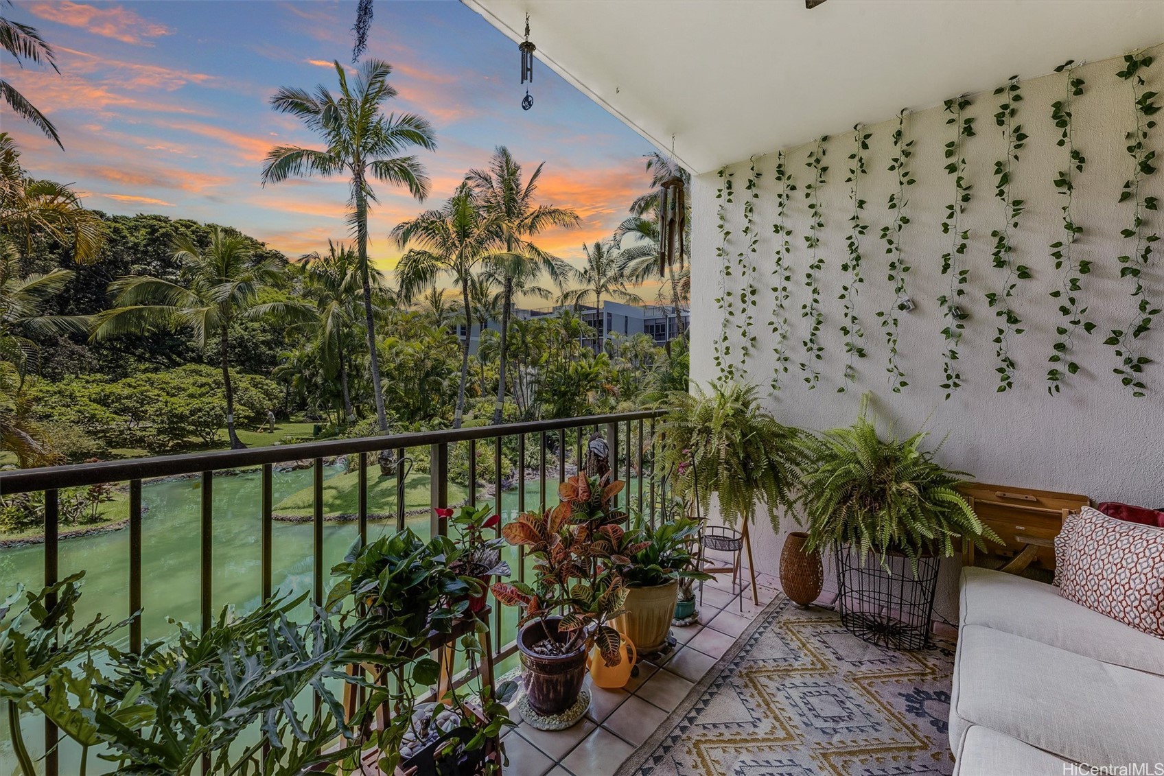 1020 Aoloa Place 205A