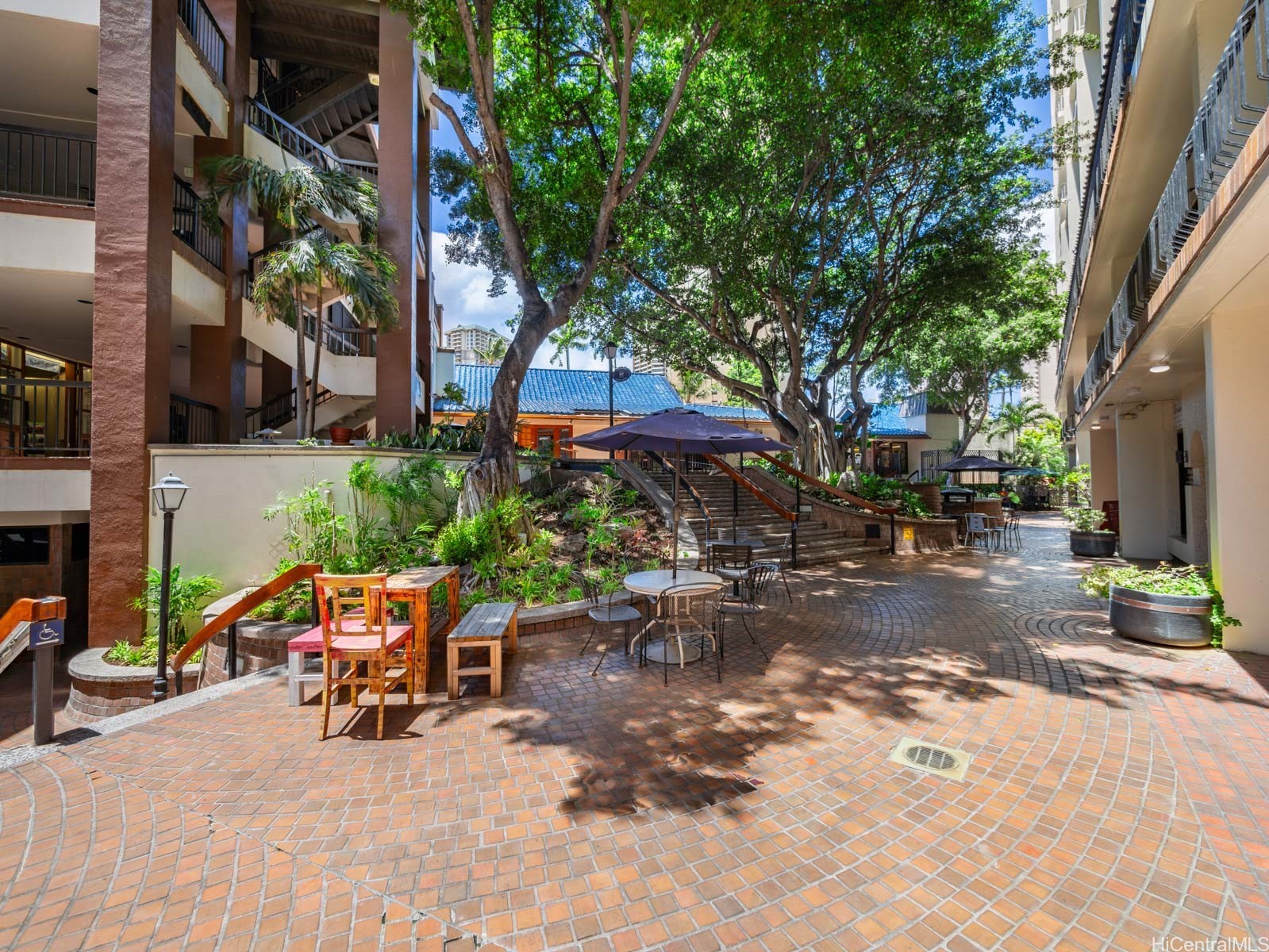 400 Hobron Lane 1803